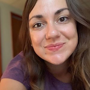 Meet your Posher, Hollyann